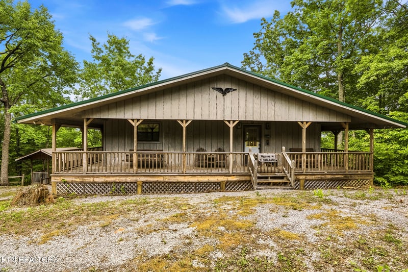 1889 Natures Ln, Sevierville, TN 37862
