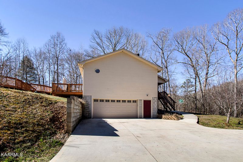 189 Allison Dr, Harriman, TN 37748
