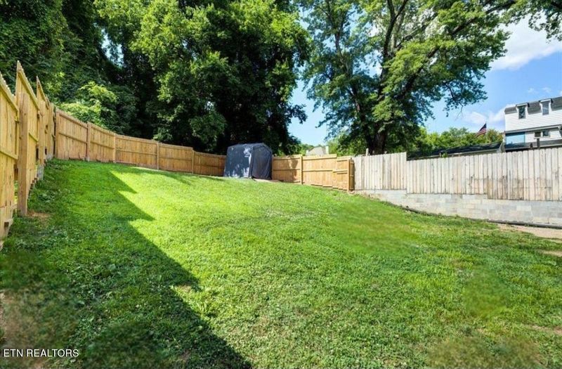 189 Chickamauga Ave, Knoxville, TN 37917