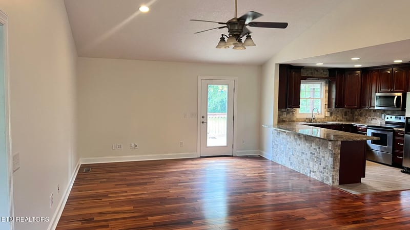 189 County Road 704, Athens, TN 37303