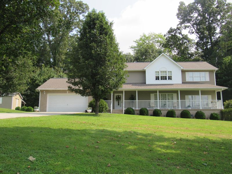 189 Cunningham Blvd, Harriman, TN 37748