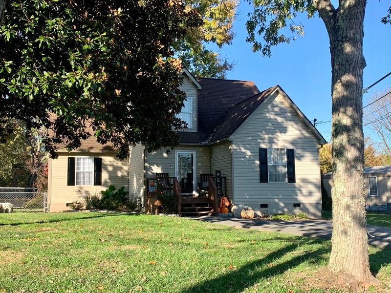 189 Finley Dr, Lenoir City, TN 37771