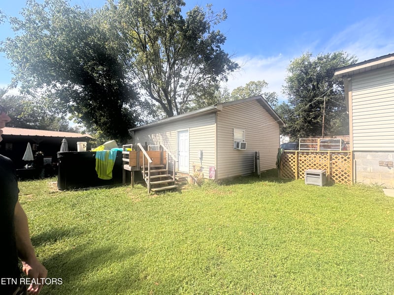 189 Oakland Ave, Lenoir City, TN 37771