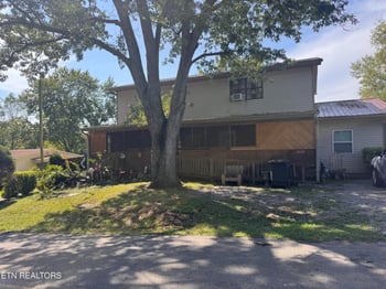 189 Oakland Ave, Lenoir City, TN 37771