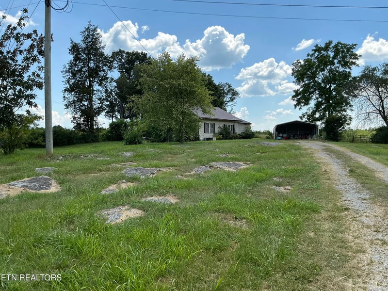 1890 Doaks Creek Rd, Speedwell, TN 37870