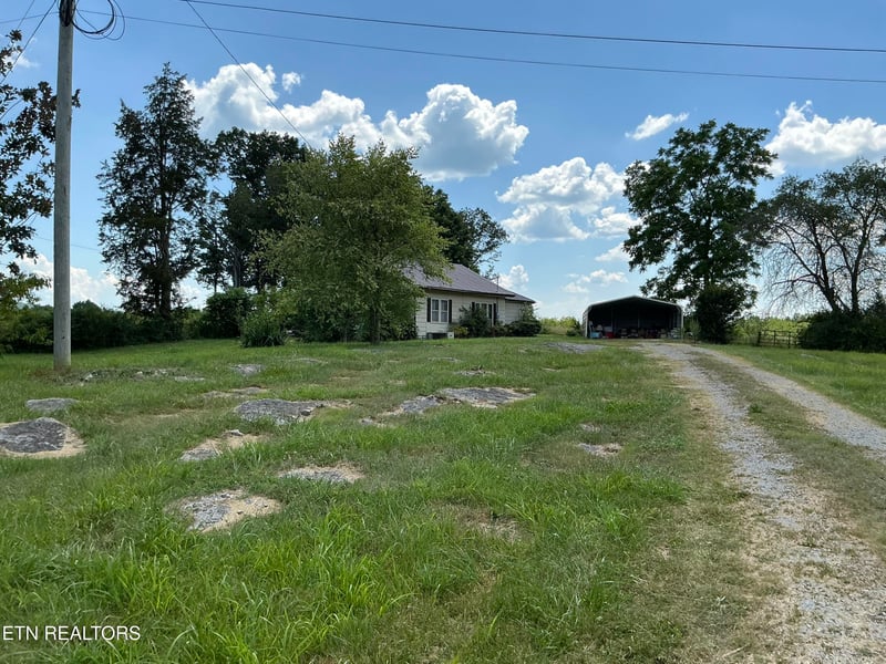 1890 Doaks Creek Rd, Speedwell, TN 37870