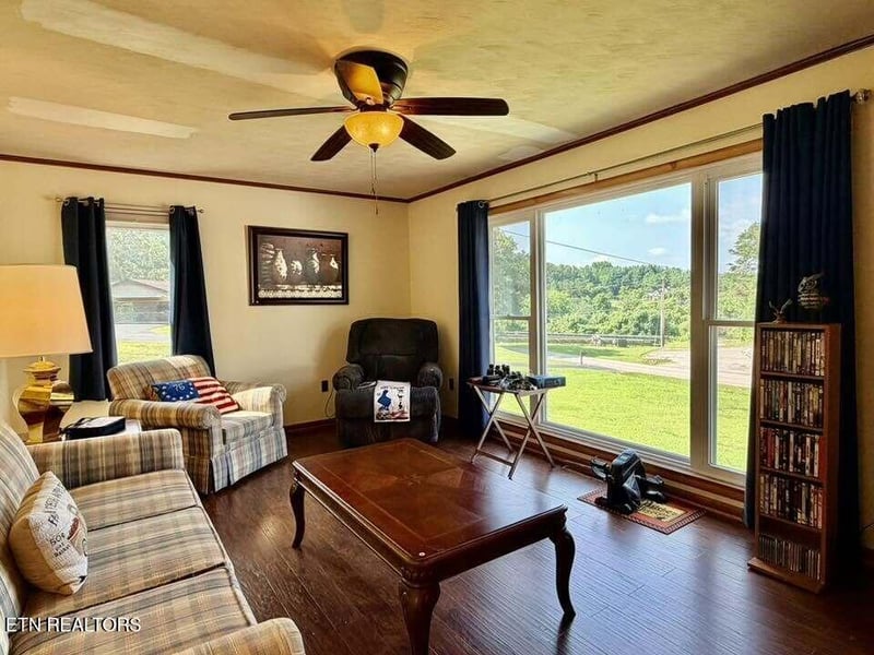 1890 James Ferry Rd, Kingston, TN 37763