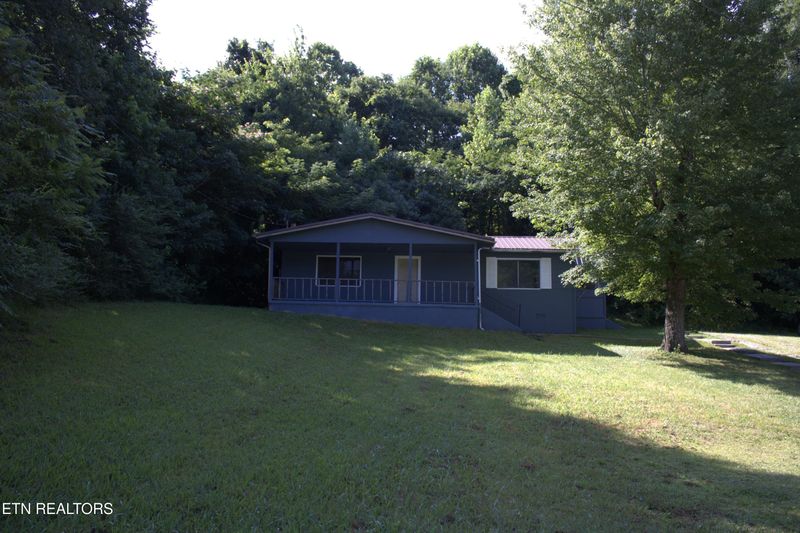 1894 5th St, Jellico, TN 37762