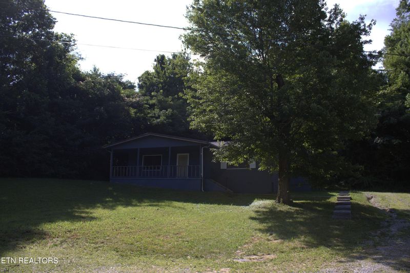 1894 5th St, Jellico, TN 37762