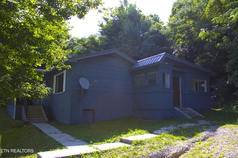 1894 5th St, Jellico, TN 37762