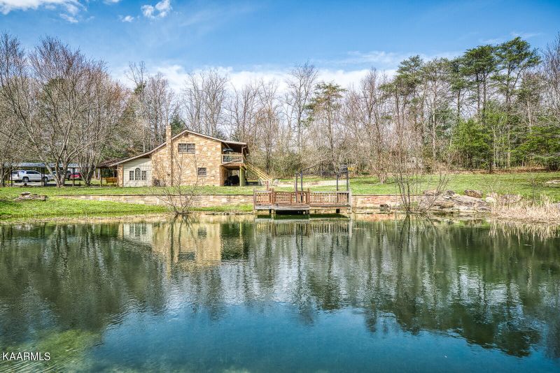 1896 Bowman Loop, Crossville, TN 38571