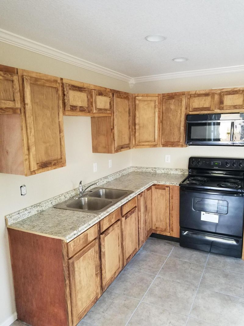 1897 Outer Dr, Lenoir City, TN 37771