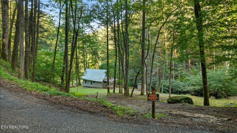 1899 Cane Creek Mountain Rd, Tellico Plains, TN 37385