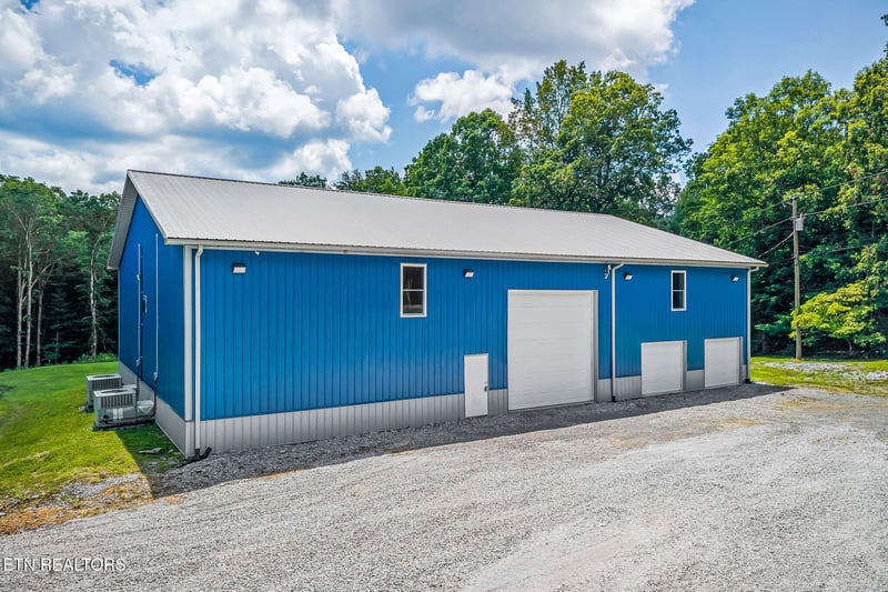 1899 Cow Pen Rd, Crossville, TN 38571