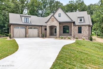 19 Bent Oak Ln, Crossville, TN 38558