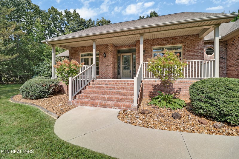 19 Kingsbridge Ln, Crossville, TN 38558