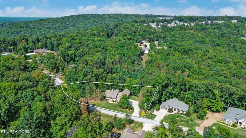 19 Kingsbridge Ln, Crossville, TN 38558