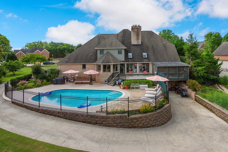 19 Raintree Pl, Oak Ridge, TN 37830