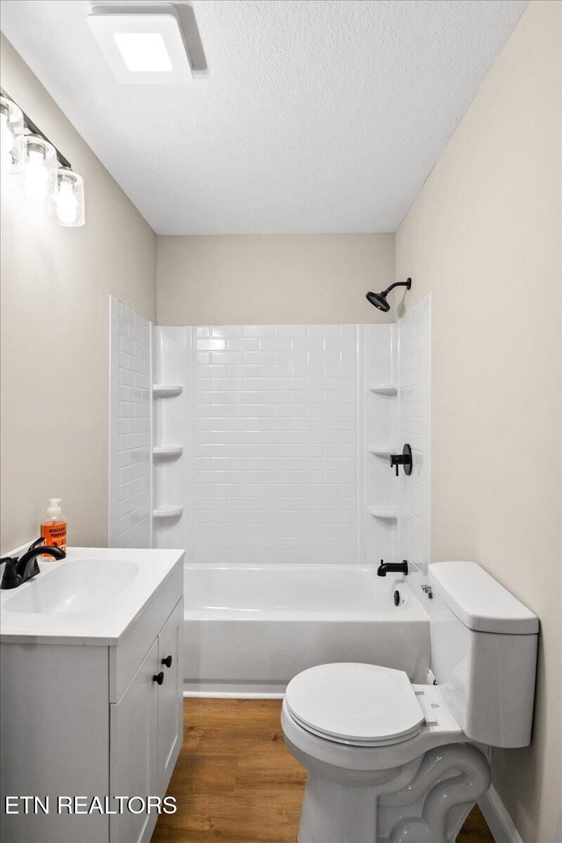 190 Butter And Egg Rd, Jacksboro, TN 37757