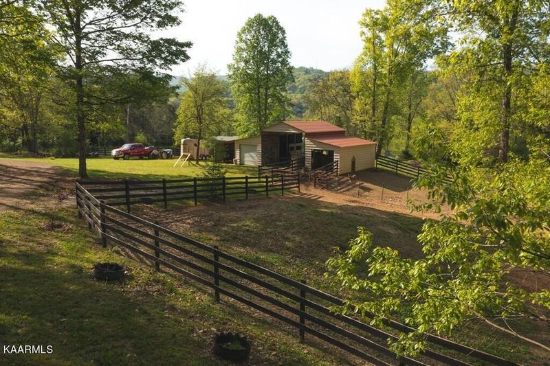 190 Chartier Ln, Bean Station, TN 37708