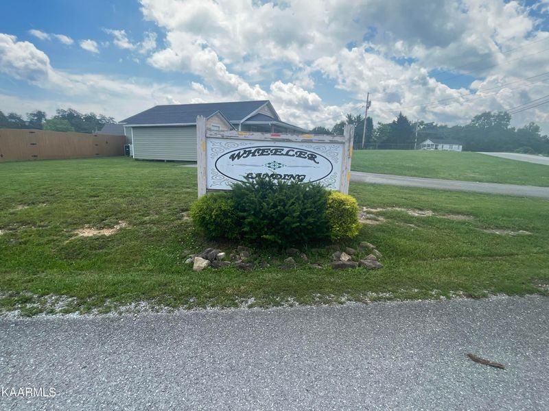 190 Clover Cir, Jacksboro, TN 37757