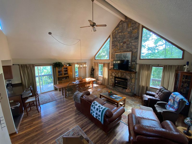 190 Little Buck Ln, Lafollette, TN 37766