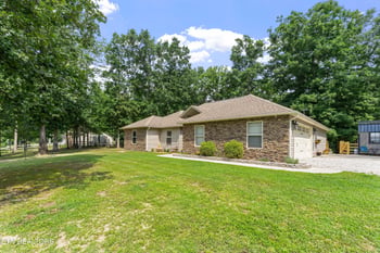 190 Logan Ln, Oneida, TN 37841