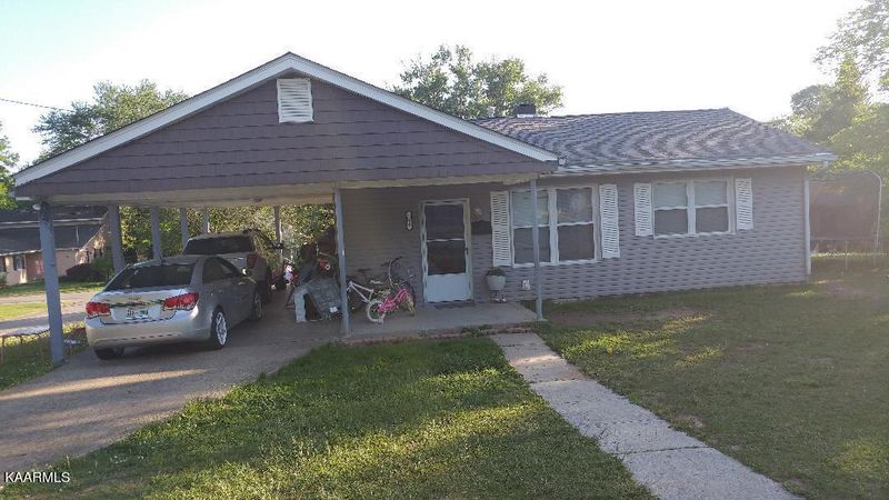 190 Northwestern Ave, Oak Ridge, TN 37830