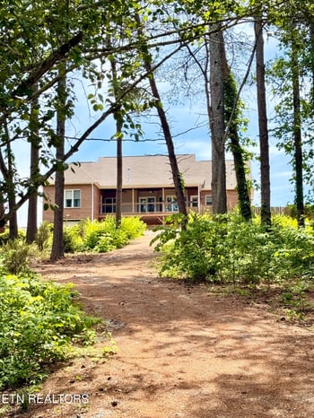 190 Pointe Summit Dr, Greenback, TN 37742
