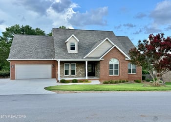 190 Pointe Summit Dr, Greenback, TN 37742