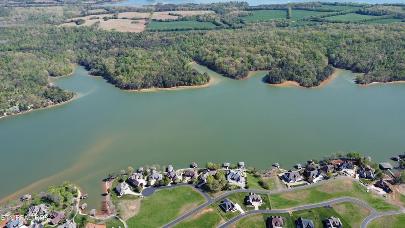 190 Starling Dr, Vonore, TN 37885