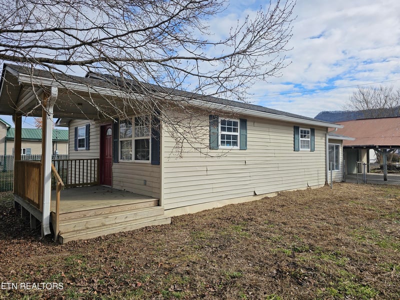 190 Vine St, Newcomb, TN 37819