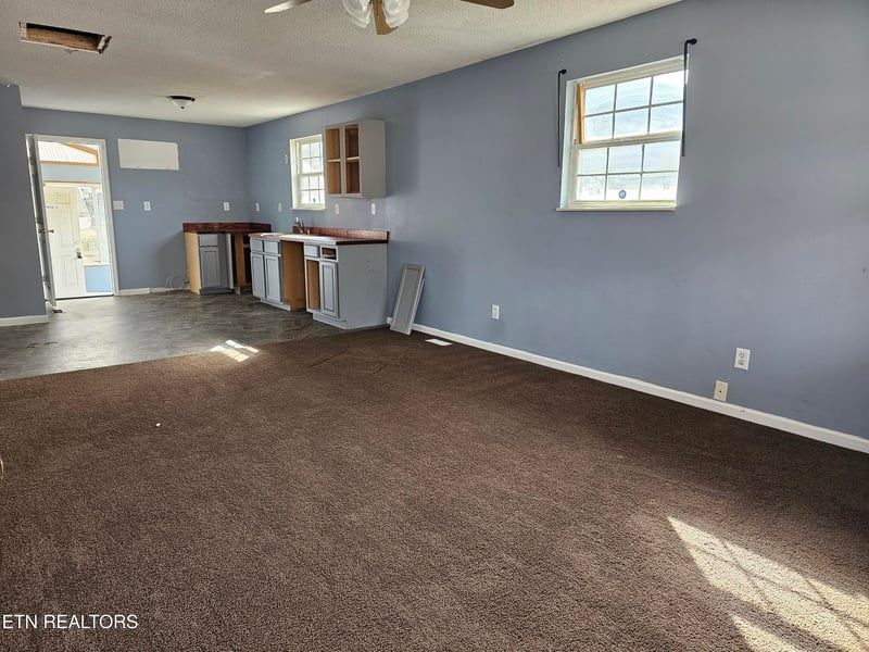 190 Vine St, Newcomb, TN 37819