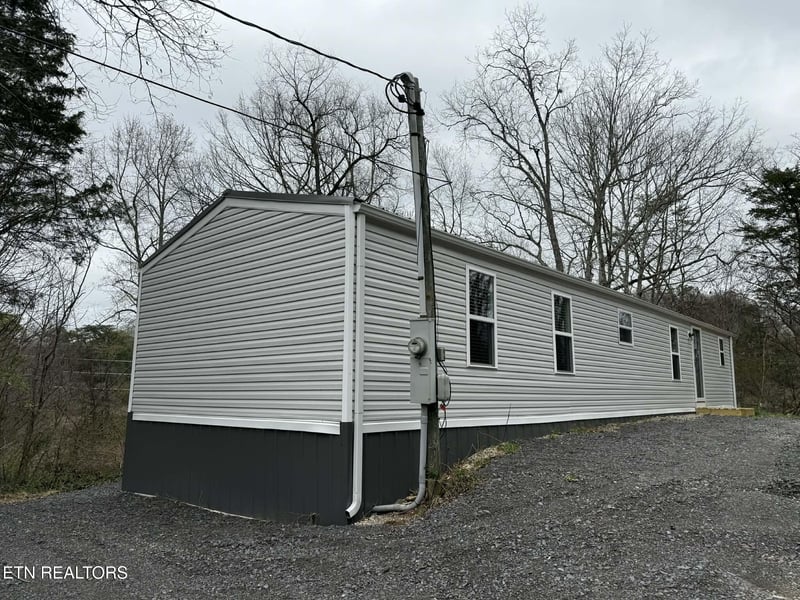 190 Warwick Ln, Maynardville, TN 37807