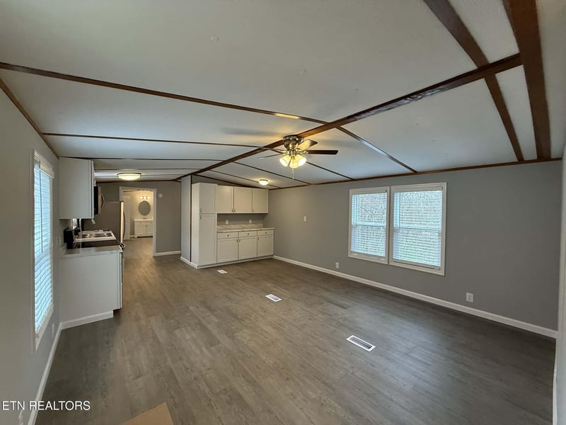 190 Warwick Ln, Maynardville, TN 37807