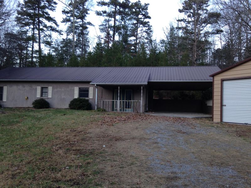 190 Wesley Chapel Rd, Tellico Plains, TN 37385