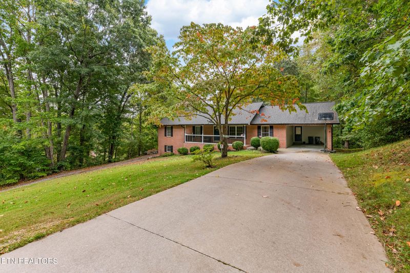 190 White Loop Rd, Clinton, TN 37716