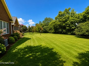 190 Williamsburg Dr, Lenoir City, TN 37772