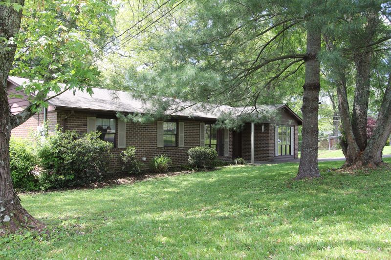 1900 Cecil Johnson Rd, Knoxville, TN 37921