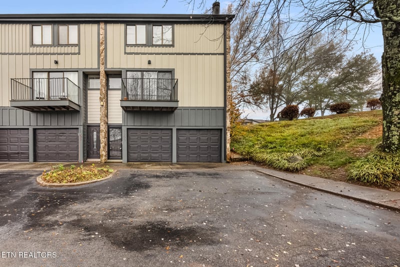 1900 Cherokee Bluff Dr, Knoxville, TN 37920