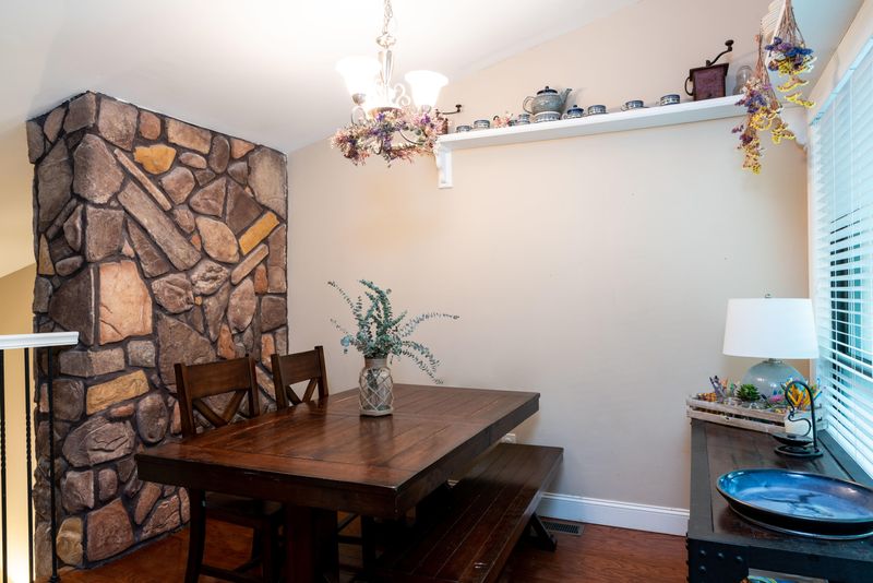 1900 Ridgecrest Dr #104, Knoxville, TN 37918
