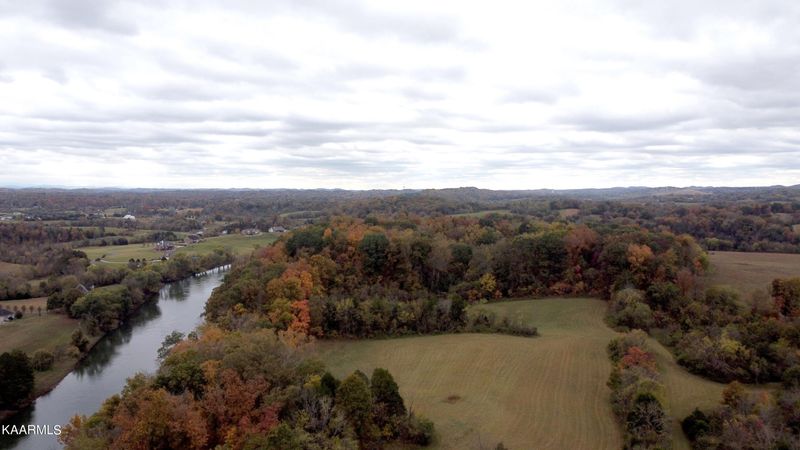 1900 Thomastown Rd, Mascot, TN 37806