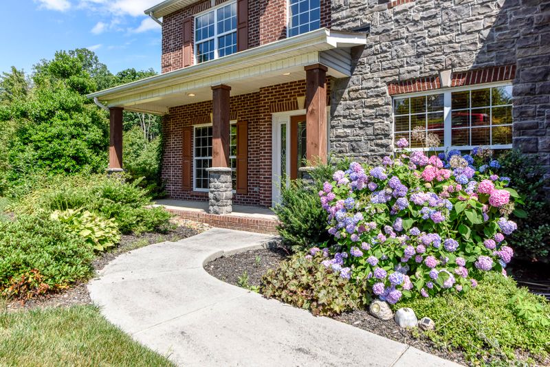 1901 Cascade Falls Ln, Knoxville, TN 37931