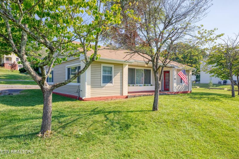 1901 Fair Dr, Knoxville, TN 37918