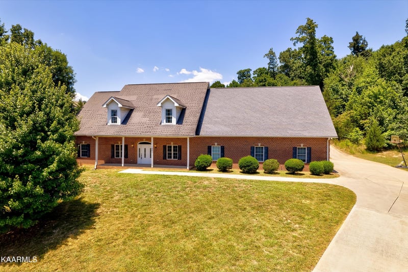 1901 NW Murray Rd, Knoxville, TN 37912