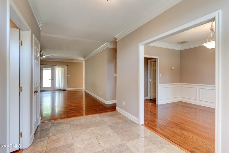 1901 NW Murray Rd, Knoxville, TN 37912