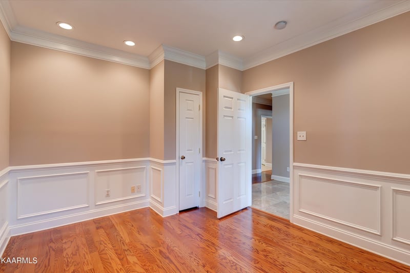 1901 NW Murray Rd, Knoxville, TN 37912