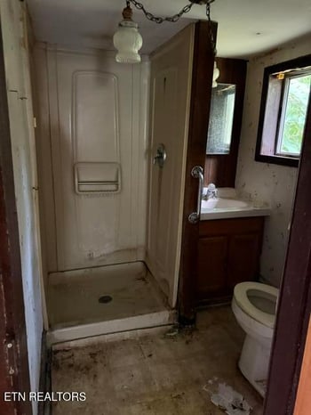 1901 Palos St, Athens, TN 37303