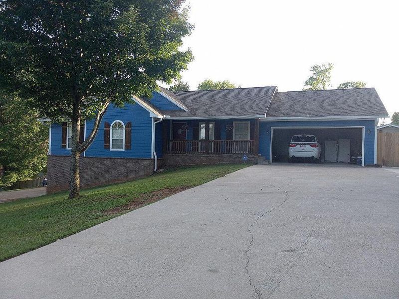 1902 Crestview Cir, Lenoir City, TN 37772