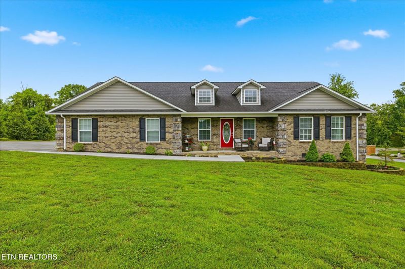 1904 Infinity Ln, Sevierville, TN 37876